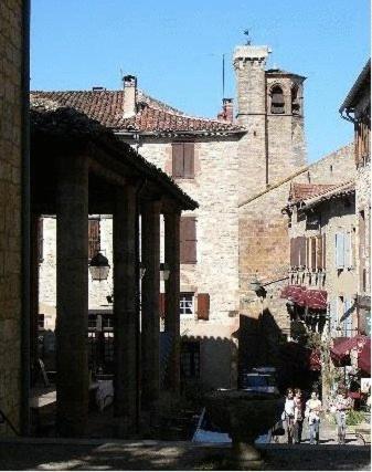 Auberge De La Halle Cordes Sur Ciel Kültér fotó