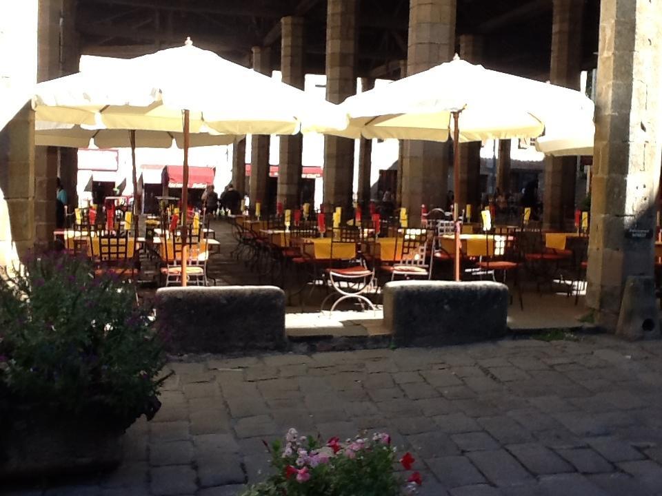 Auberge De La Halle Cordes Sur Ciel Kültér fotó