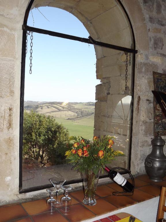 Auberge De La Halle Cordes Sur Ciel Kültér fotó